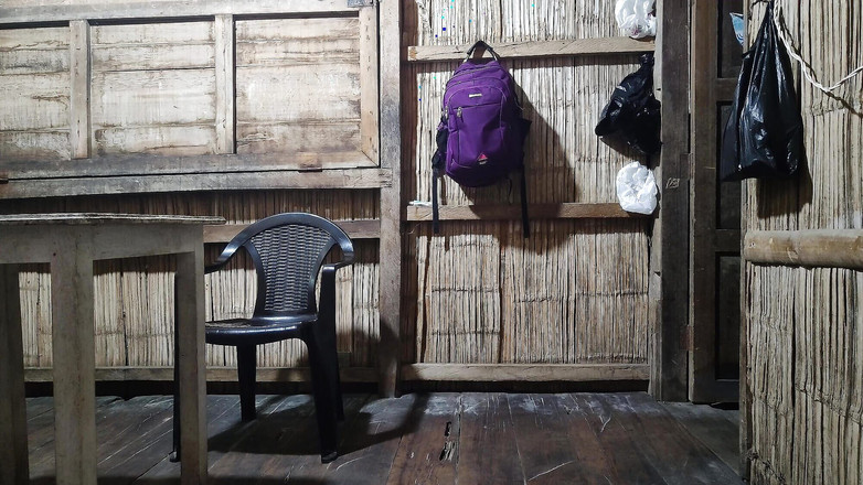 Martin13: Vaše krásné tělo je luxusní! Krátká žena začíná v pornu a...