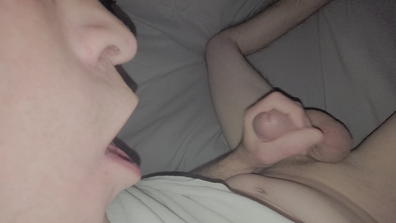 On Cloud 999: ティーンが大射精 #2