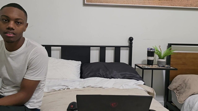 Cory Strokes: Холлі Хантресс використовує Корі Інсульти "джойстик"