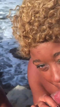 Hot ebony girls fucks on beach