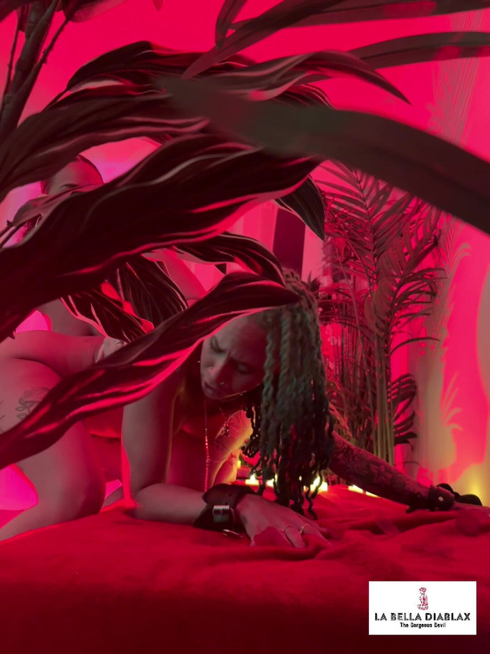 LaBellaDX: Red Passion Bts z Wetkittycity