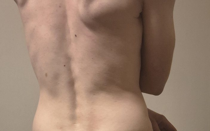 Dirty6Toy: 在浴室里自慰 第1部分