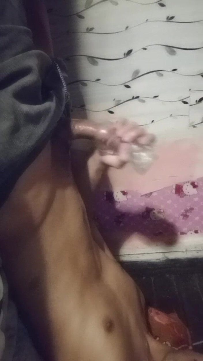 SunflowerBaby: Giocare con un sex toy