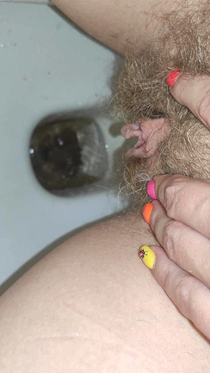 Risky Hairy Couple: Pee Pee