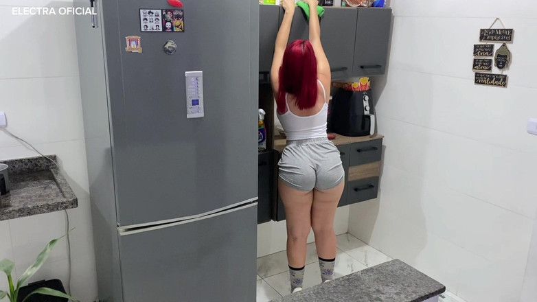 Curious Electra: Čištění balkónu