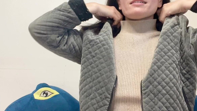 sweethanajapanese: Hana indossa vestiti e poi vai in bagno piscio la...