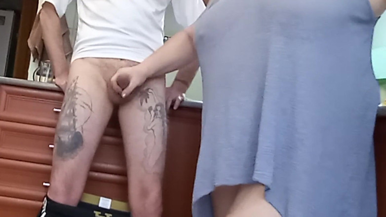 Zona901: I love when a bitch jerks off my dick