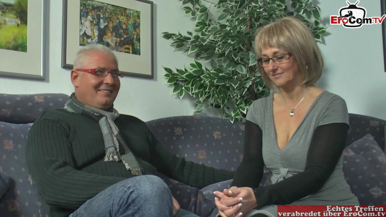 EroCom: Old German housewife with glasses fucks in MMF threesome in...