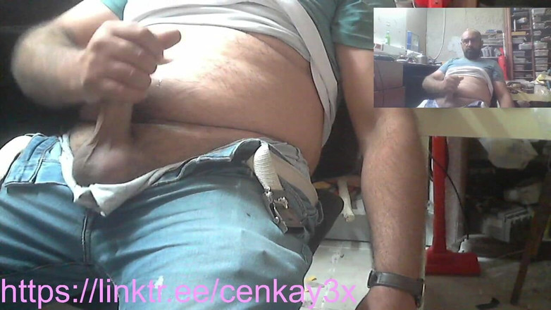 CenkAy: Medvědí táta stříká