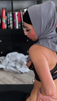Hijabi Aaliyah Yasin Gets Horny After Her Gym Workout