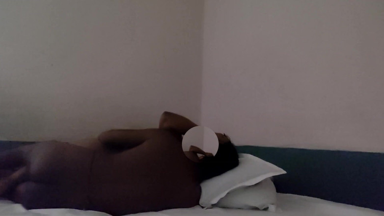 Hindiaudioadda1: デシカップルの夜のセックス 家に誰もいない