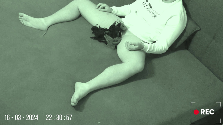 Lucas Nathan King: 義理の妹のパンティの匂いを嗅ぐ