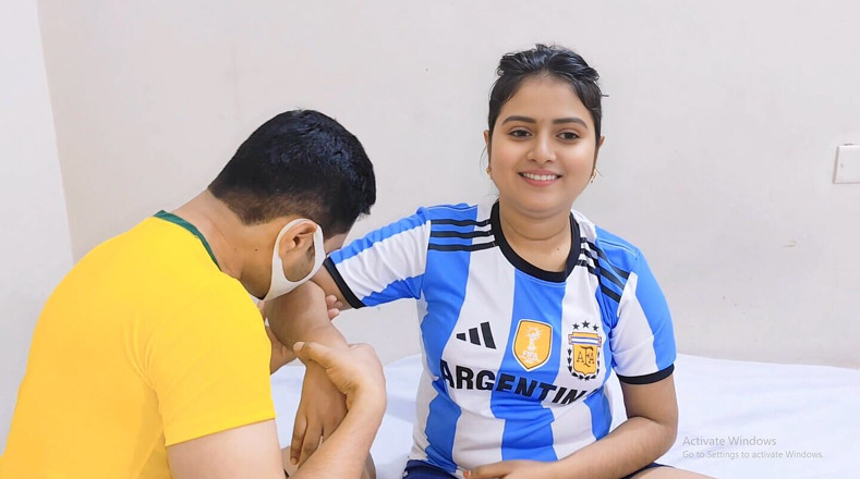 Angel Surovi Lata: Village indien bengali, une belle femme mariée et son mari...