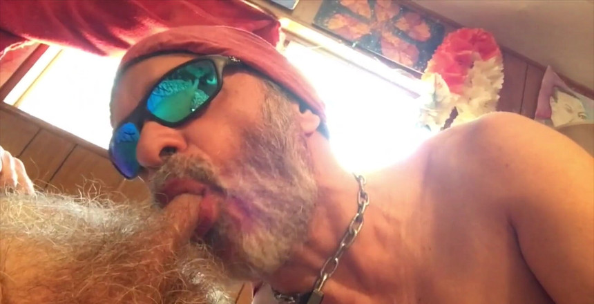 Nypster: 毛むくじゃらの老人を吹く