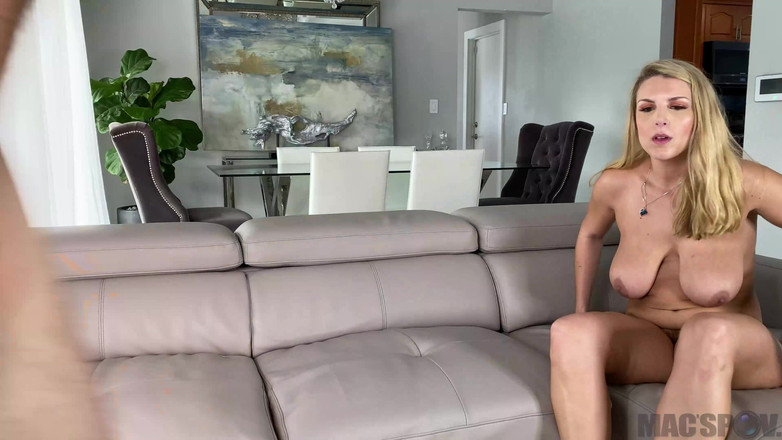 J-Mac: Doğal büyük memeli sarışın Joslyn Janes amcığını siktiriyor