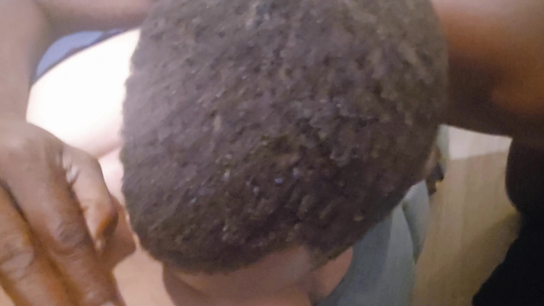 Real homemade BBW BBC porn: Mon mari mange en léchant ma chatte rose mouillée