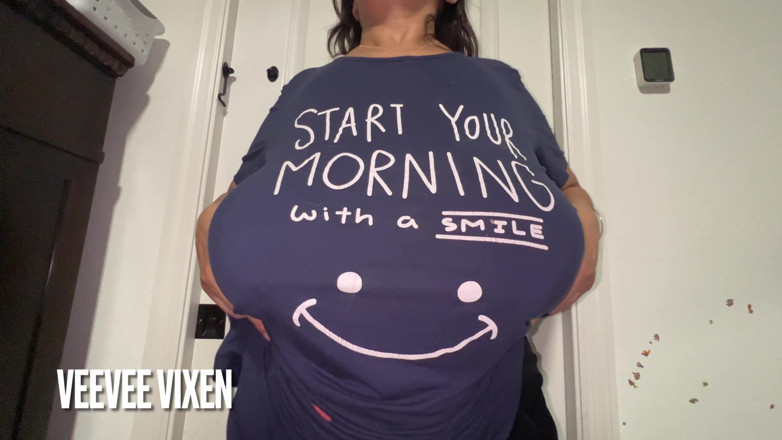 VeeVee Vixen: Huge Tits Saggy Hangers