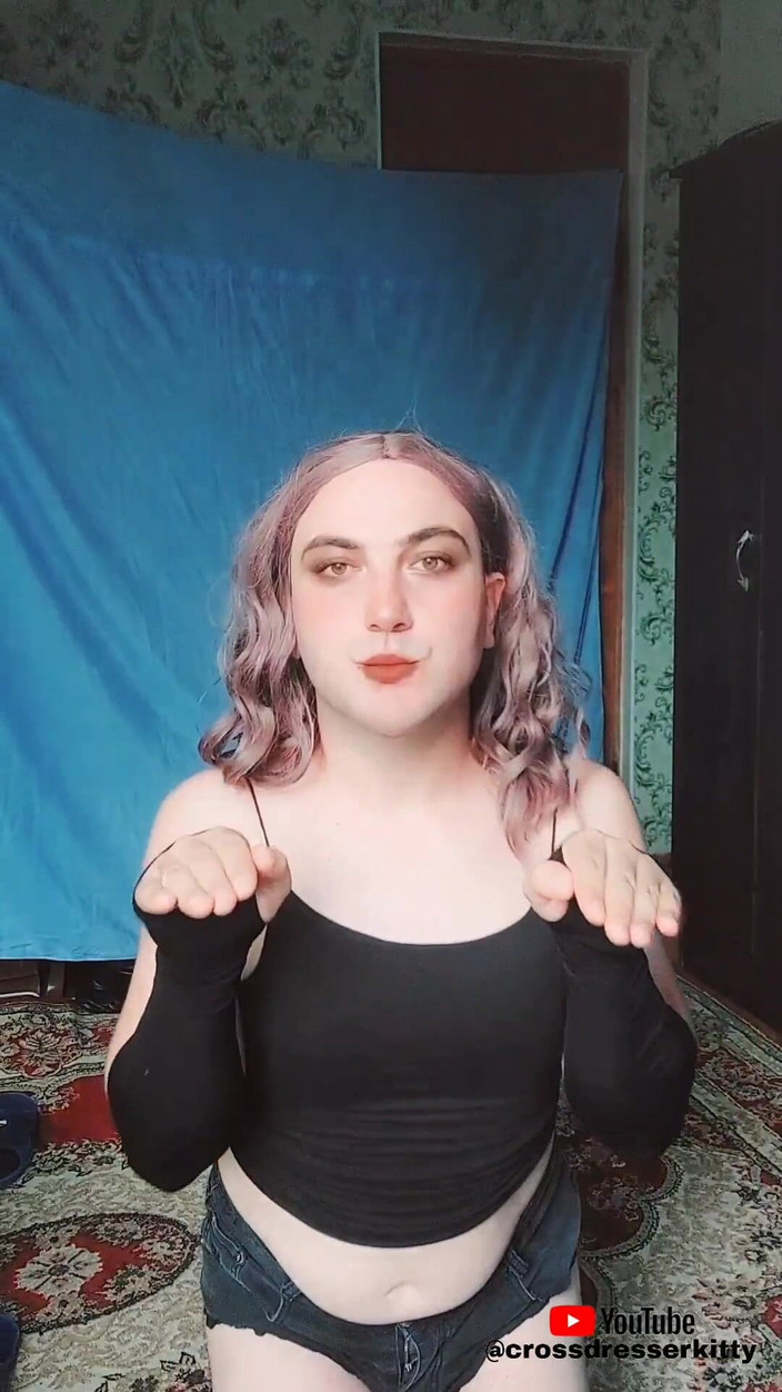 Kitty_Cross: Twink bianco travestito fa il travestito da solo a casa...