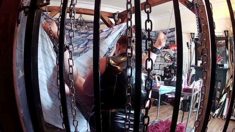 Aaexperiencesltd: パート2:ドミナ・サタナとラニスタ・ベアがイザールズと共にペギングを教えるビデオ