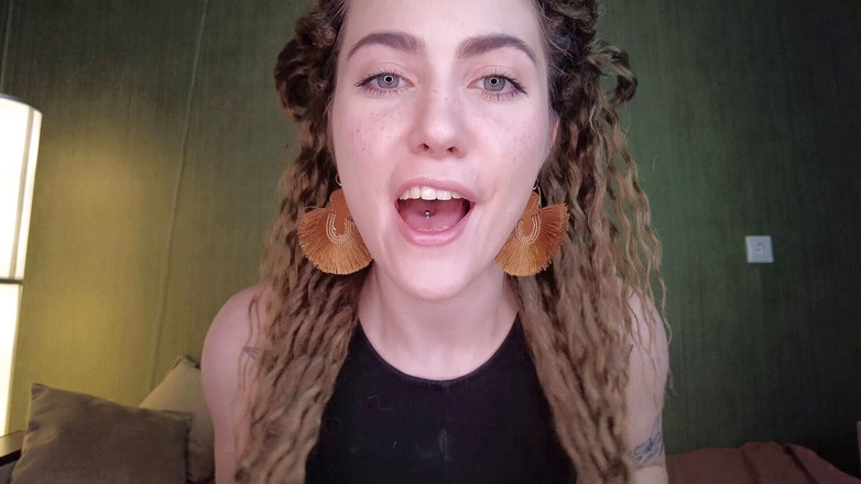 Stacy Moon: "Combien de string puis-je tenir dans ma chatte ?"