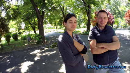 Dirty Brunette: Troufám si ji hrát s její kundičkou přes džíny v...