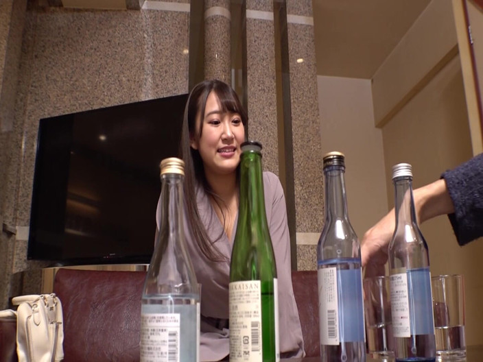 MBM3988: P122g05 Pick up Beautiful Women Who Go to the City...