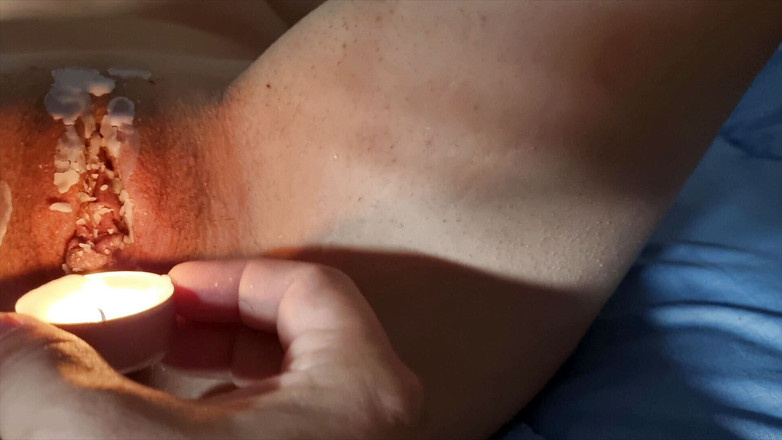 SexInCrimes: Milf straffades med vax och knullade sedan bakifrån