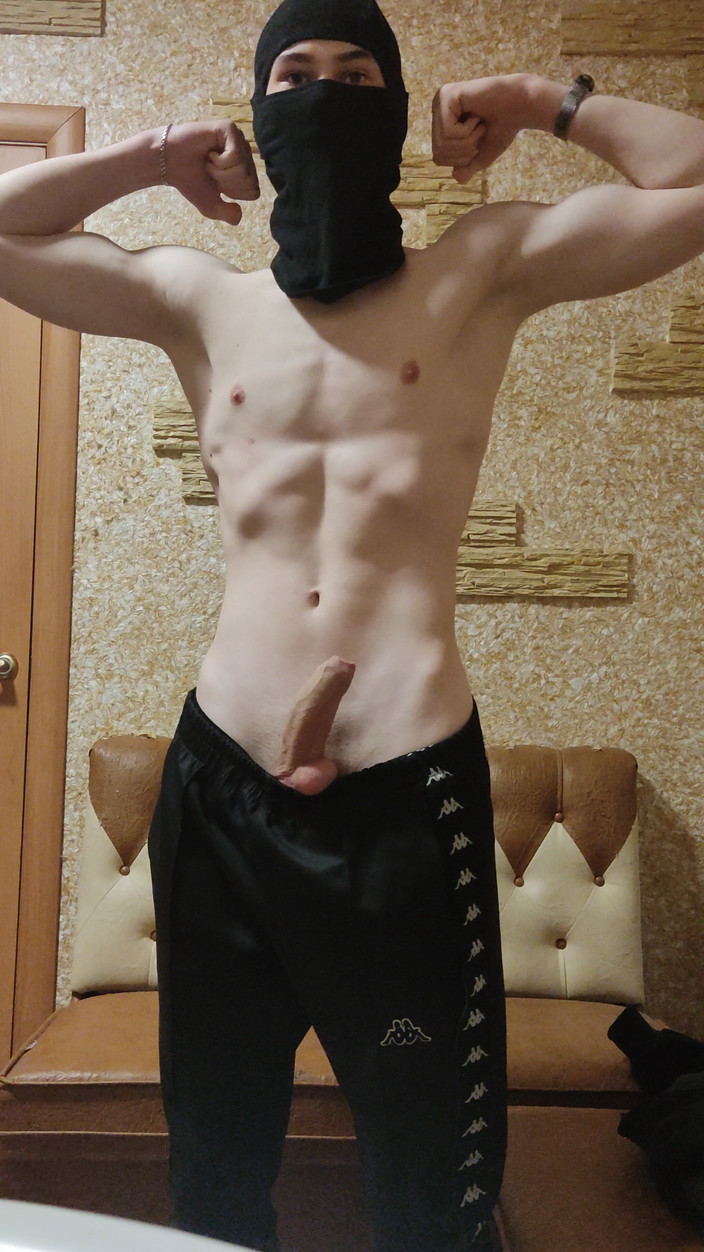 Ethan Alpha: 吮吸我的鸡巴，婊子