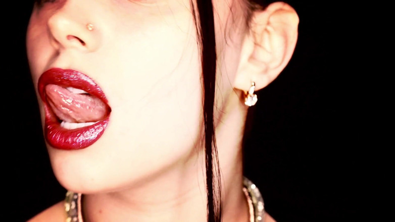 Goddess Misha Goldy: 후카 흡연 및 광택 립스틱 페티쉬 &amp; 냄새나게 따먹기 및 키스