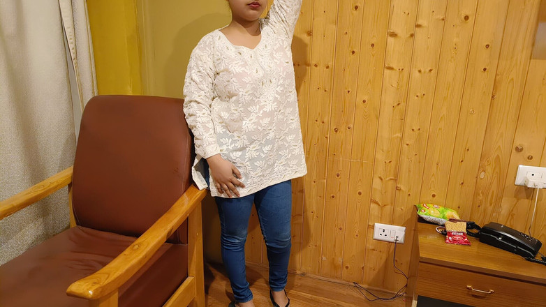 YOURAMRITA04: 印度霍尼女孩在户外酒店与男朋友啪，她从来没有想到他在做爱后会硬操