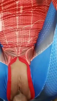 Kiedy bohaterowie zderzają się - Peter Fucker pieprzy spidergirl