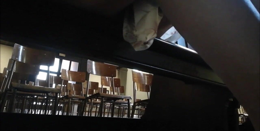 Nicoletta Embassi: Saya Menunjukkan Tetek Saya Kepada Paderi Semasa Saya Pergi Ke...