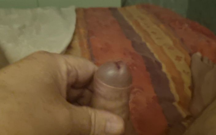 Pellefnatt: जब मैं देखता हूं तो मेरे दोस्त को उसके लंड के साथ खेलना पसंद है।