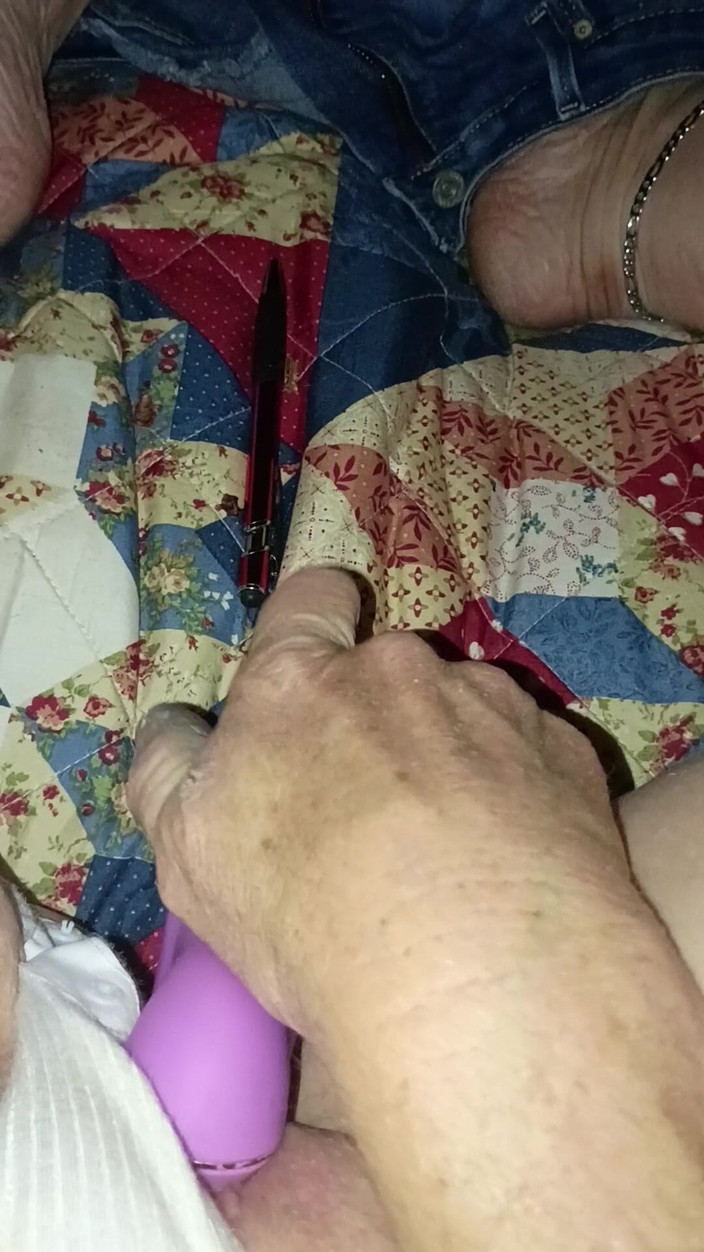 Longtoes45: 내 자지를 빨아주는 거유 밀프