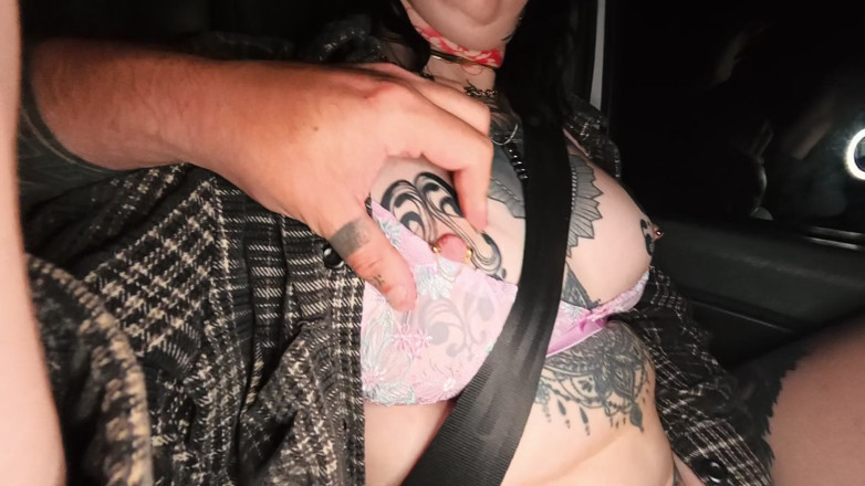 WeirdRiddle601: Goth Girl Gets Bored While Driving - Dildo, Throat Fuck