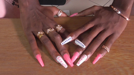 Solo Austria: Ebony Pearl hand- a fingernail fetiš