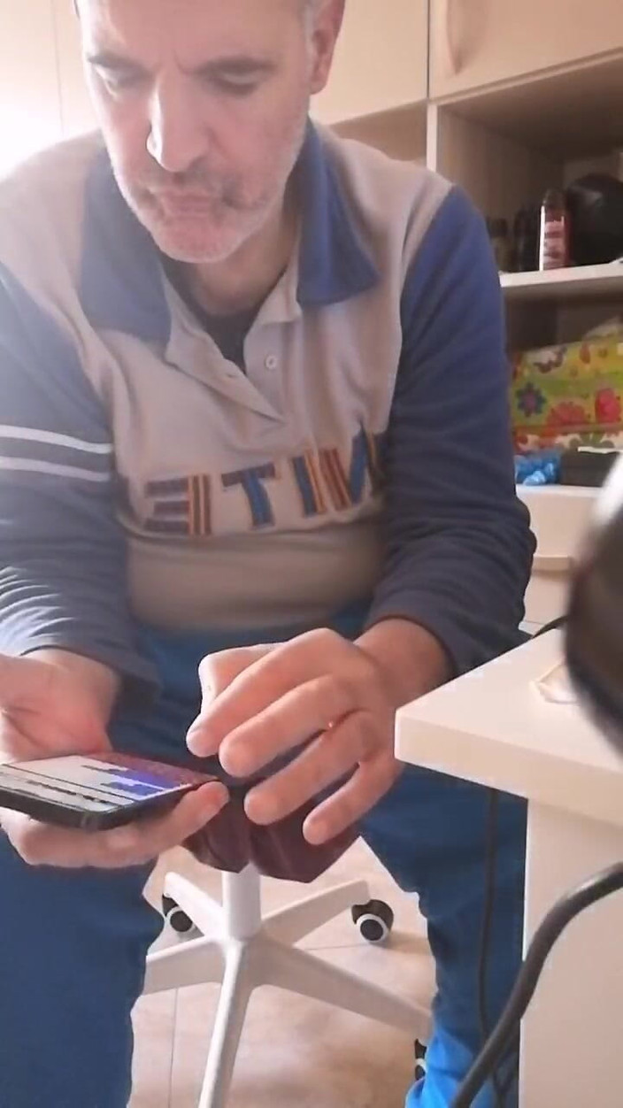 Setesesso7: Je pisse et trempe le bout de ma bite dans...