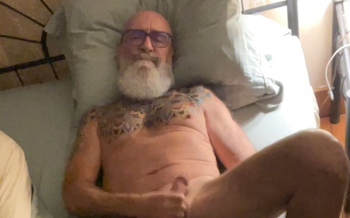 feedmedick: Gata... în pat.