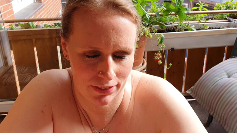 UserBitch1: Faire Un Sexe Oral Sur Le Balcon