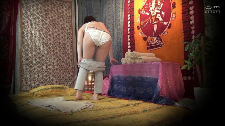 Raptor Inc: Заміжні жінки наповнені кремпаєм злими руками під час масажу - 4