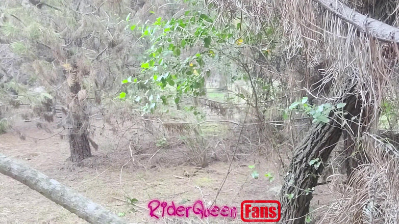 Only Riderqueen BBW Step Mom Latina Alone: Riderqueen allein, draußen, Videos für meine Fans und Follower