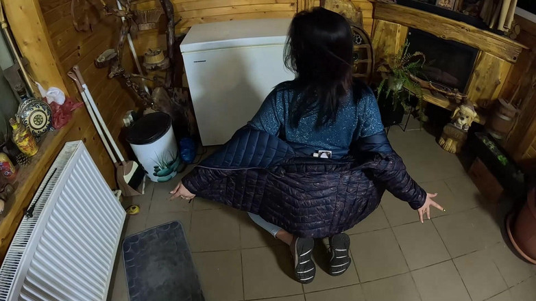 MilfyCalla: Cameltoe milf face opturi în blugi - muie și spermă peste jacheta mea...