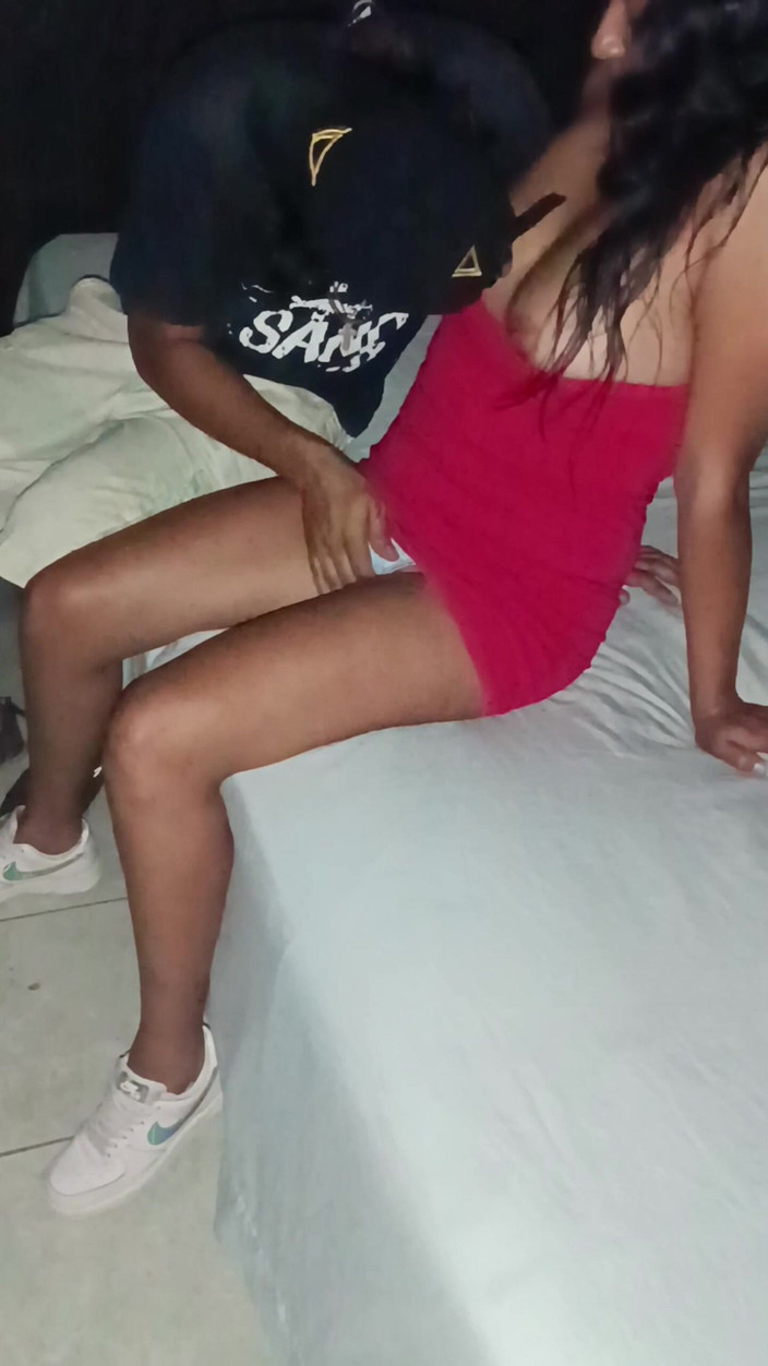 Karely Ruiz: 我操了一个来自本地的性感荡妇，最后把自己的屁股给了自己