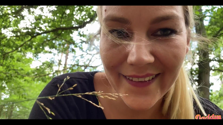 Daddys Luder: Saya Sangat Teruja Bersendirian Di Hutan Perang Ich Ganz Aufgeregt...