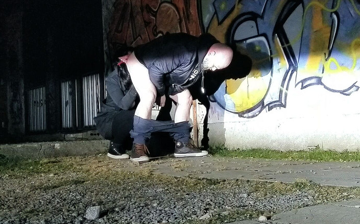 Toilet Mommy: Aptal akılsız amcıklar mükemmel tuvalet fırçaları için yapıyor!