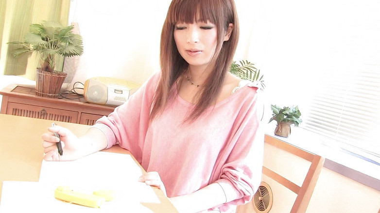 Blowjob Fantasies from Japan: かわいい日本の女の子は、コックを吸う前にバイブレーターで自慰行為をします