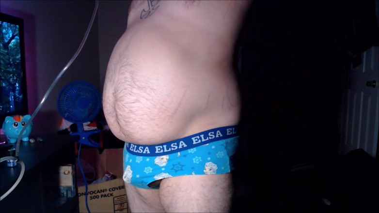 Akevantelico91: Belly inflation in Elsa panties