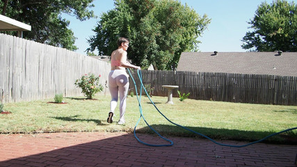 Aurora Willows: मेरी चड्डी में मेरे पौधों को पानी पिलाना और कोई शो मोज़े नहीं