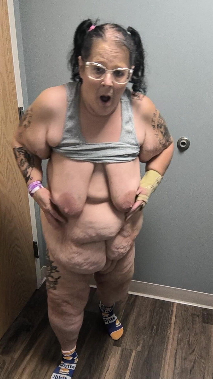 HerculesnVENUS: Çok edepsiz klitorisini okşuyor