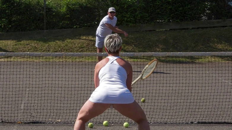 The adventures of Kylie Britain: New balls please
